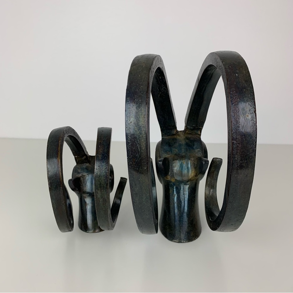 Pair Metal Antilope Ram Head Sculpture Horns Black Vtg Different Size Decor - Picture 6 of 16